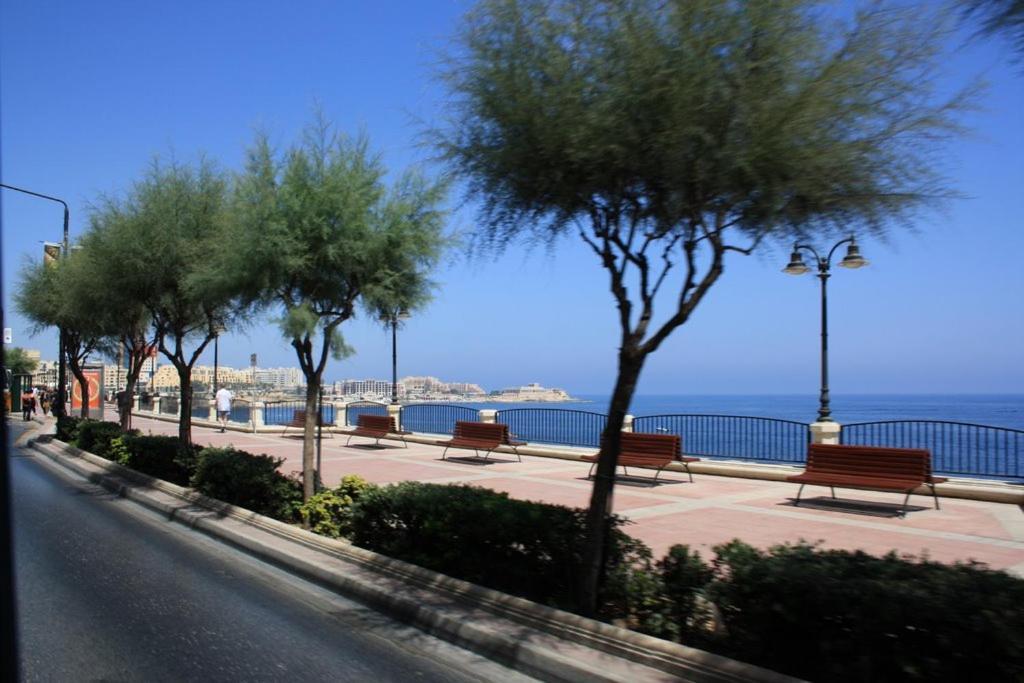 Marvellous Apartment With Valletta And Harbour Views Sliema Exterior foto